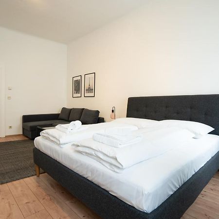 Lovely 1-Bedroom Apartment Next To Praterstern Wenen Buitenkant foto
