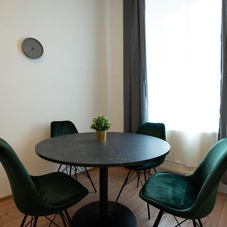 Lovely 1-Bedroom Apartment Next To Praterstern Wenen Buitenkant foto