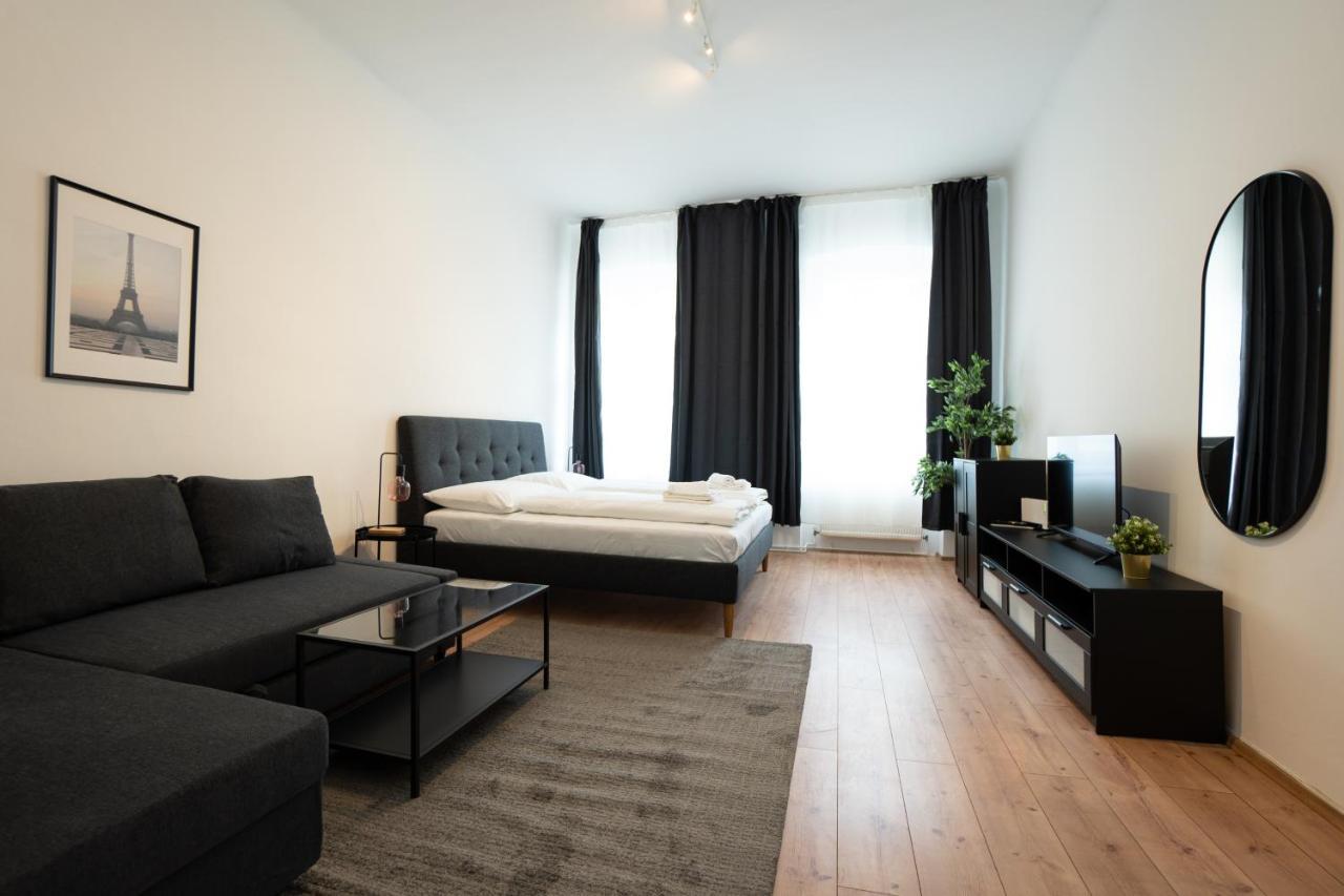 Lovely 1-Bedroom Apartment Next To Praterstern Wenen Buitenkant foto