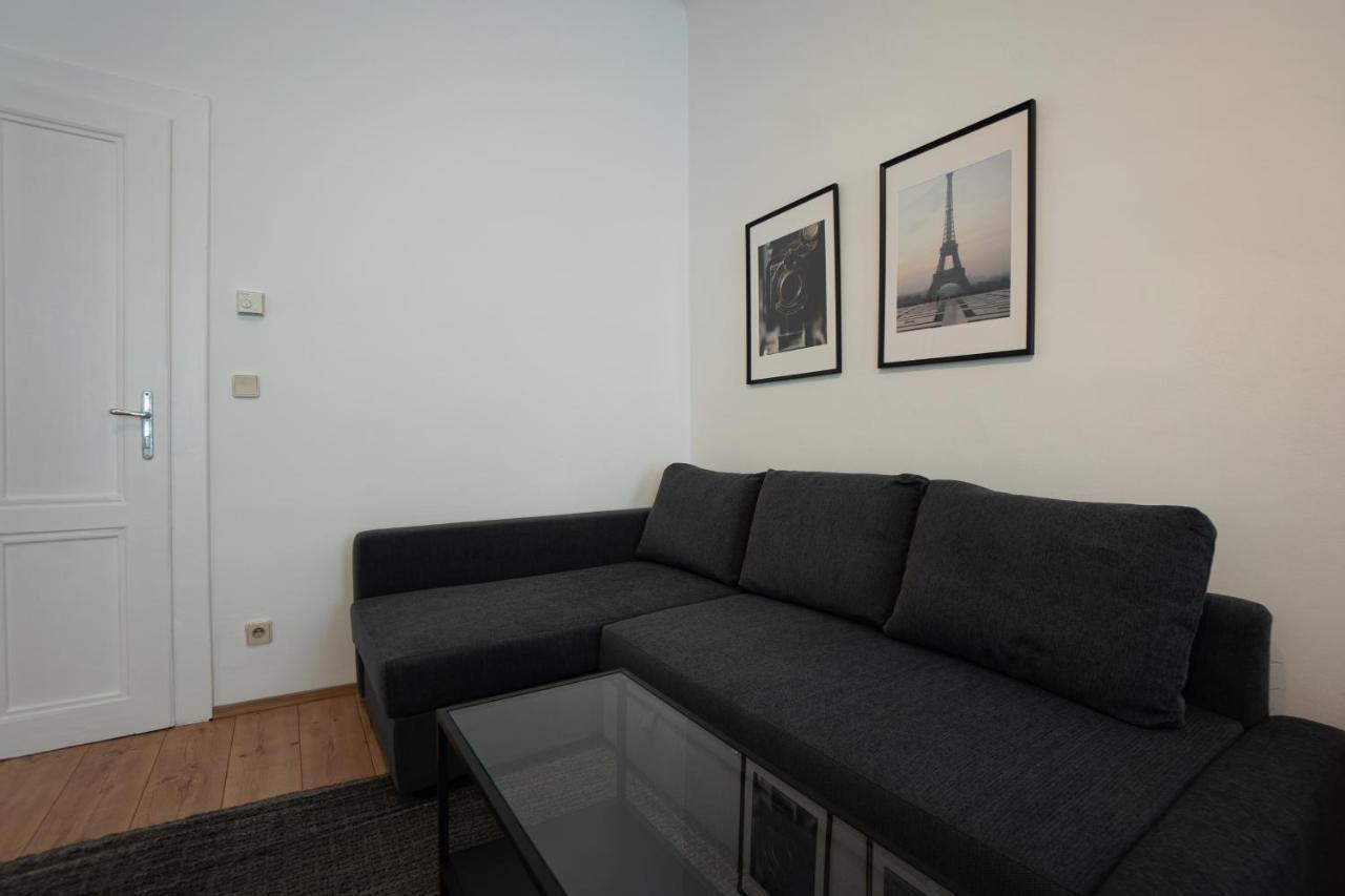Lovely 1-Bedroom Apartment Next To Praterstern Wenen Buitenkant foto