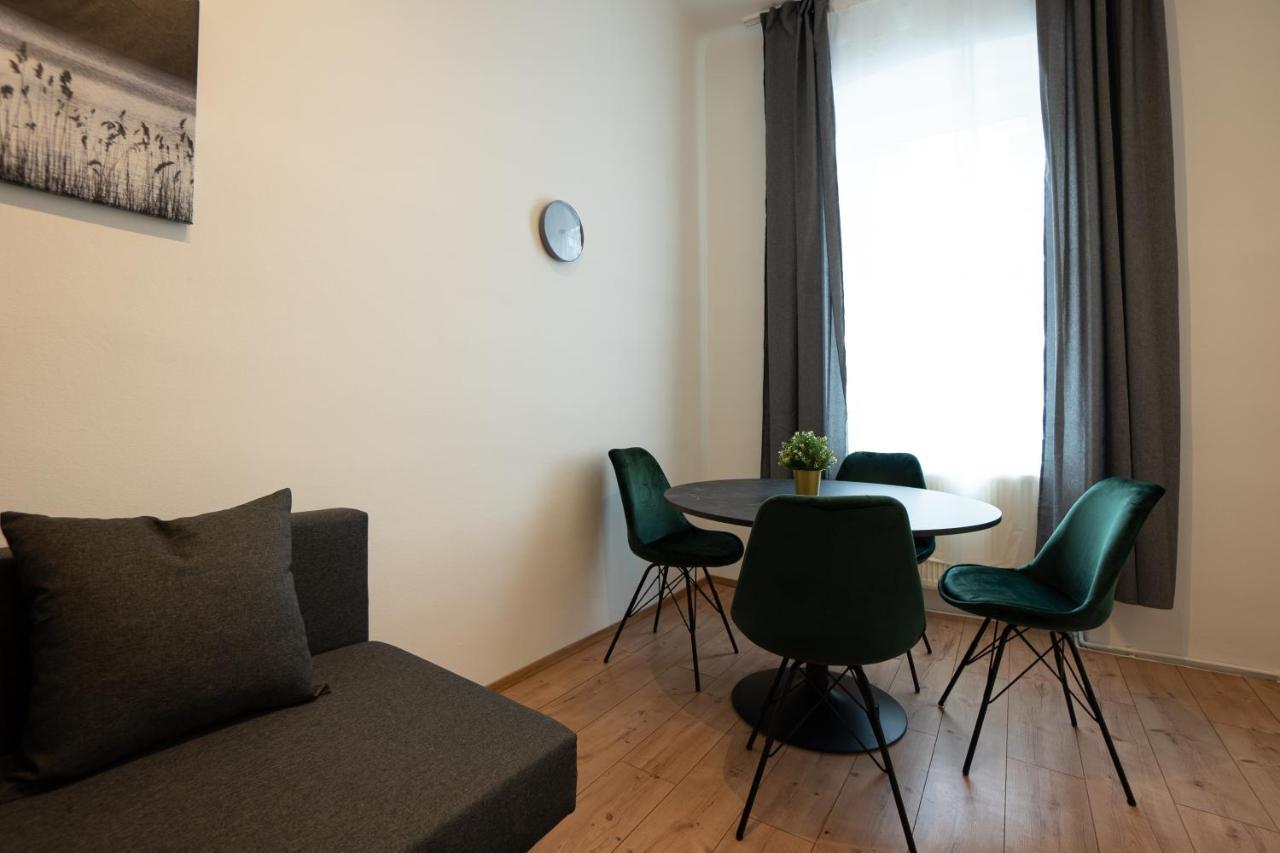 Lovely 1-Bedroom Apartment Next To Praterstern Wenen Buitenkant foto