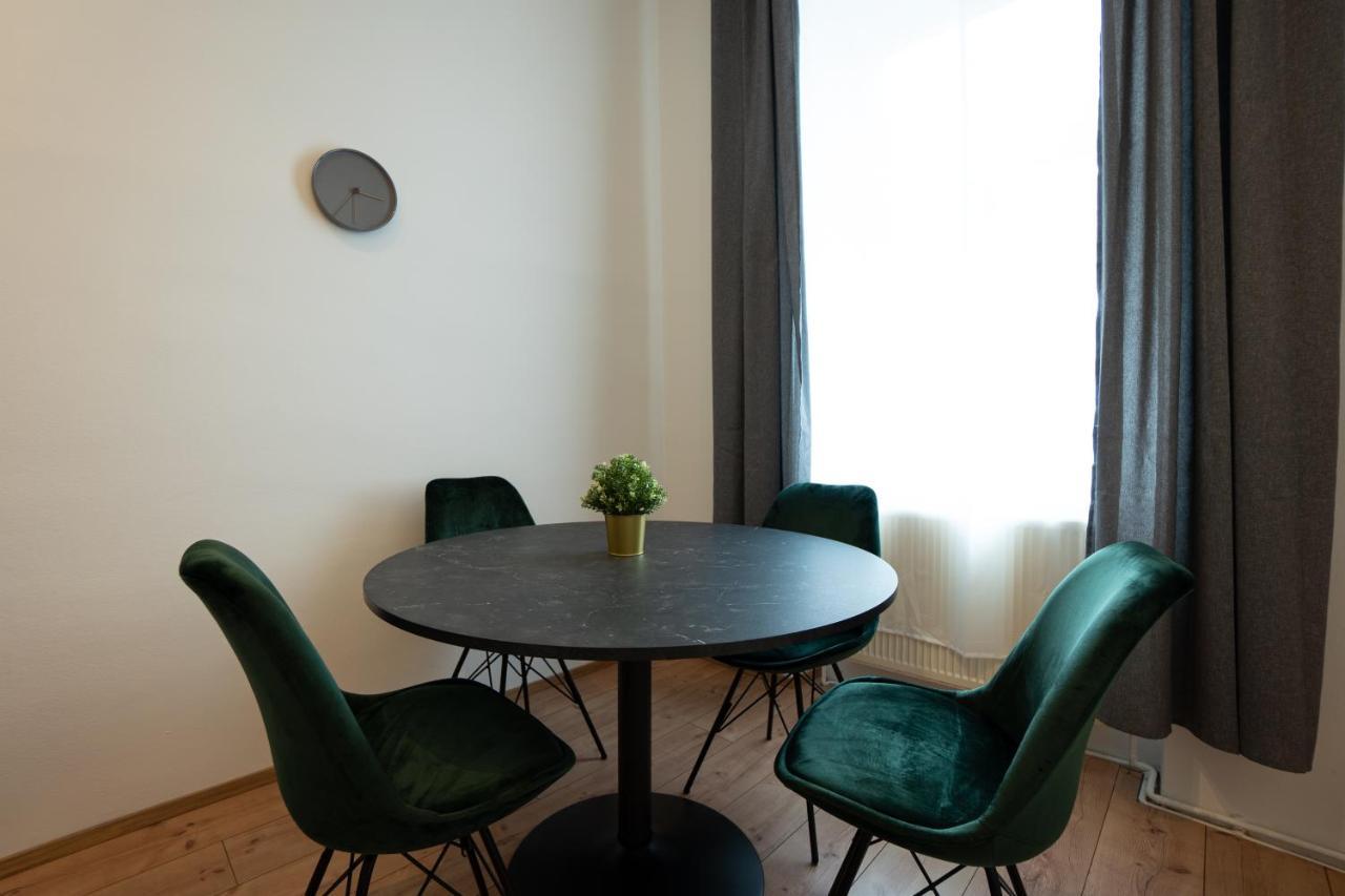 Lovely 1-Bedroom Apartment Next To Praterstern Wenen Buitenkant foto
