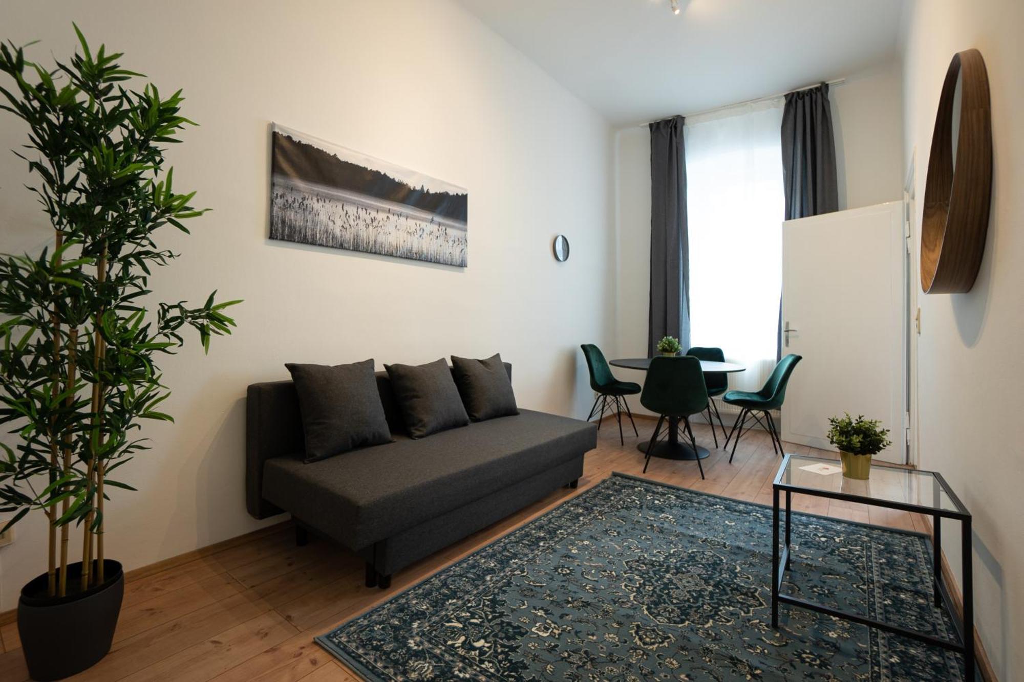 Lovely 1-Bedroom Apartment Next To Praterstern Wenen Buitenkant foto